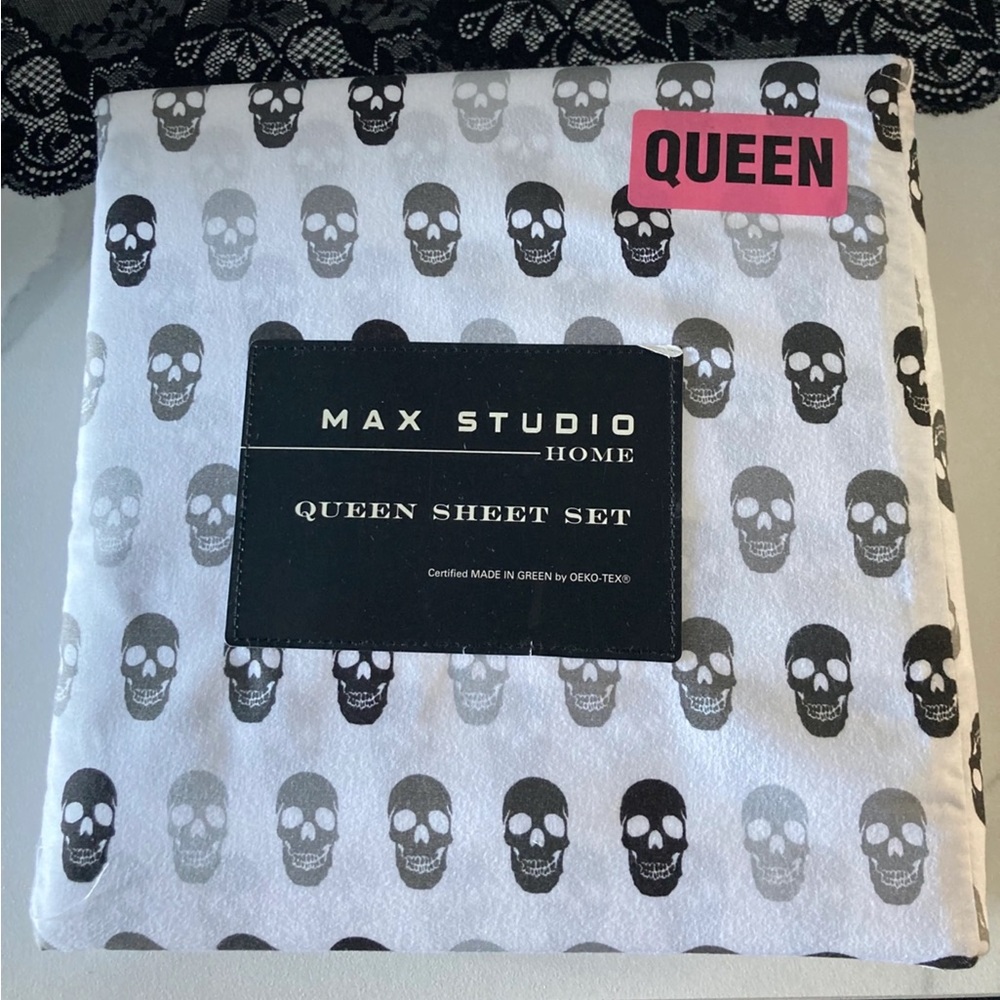 New Halloween Black and Grey Skull QUEEN Sheet Set